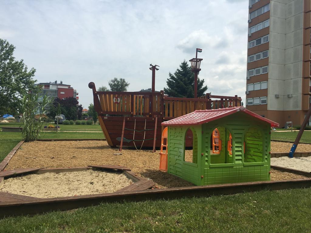 שיופוק Cuki Apartmanok מראה חיצוני תמונה